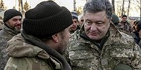 Президент Украины уступил окружению