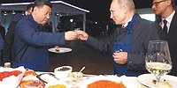 ТОВАРИЩ СИ ПОДВОДИТ ПУТИНА