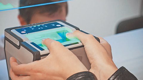 Виза: кто за?